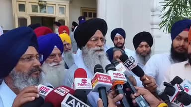 ਅੰਮ੍ਰਿਤਸਰ 2: ਤੇਜਾ ਸਿੰਘ ਸਮੁੰਦਰੀ ਹਾਲ ਤੋਂ ਐਸਜੀਪੀਸੀ ਪ੍ਰਧਾਨ ਹਰਜਿੰਦਰ ਸਿੰਘ ਧਾਮੀ ਨੇ ਸੰਗਤਾਂ ਪਾਕਿਸਤਾਨ ਜਾ ਰਹੀਆਂ ਸੰਗਤਾਂ ਦੇ ਅੱਗੇ ਕੀਤੀ ਅਪੀਲ