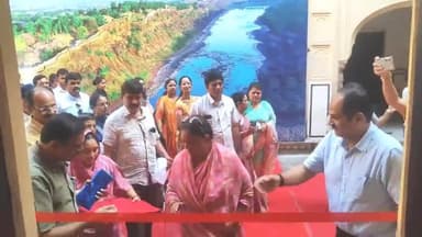 झालरापाटन: झालावाड़ में पूर्व मुख्यमंत्री वसुंधरा राजे ने गढ़ पैलेस में गागरोन दुर्ग गैलरी का भव्य उद्घाटन किया