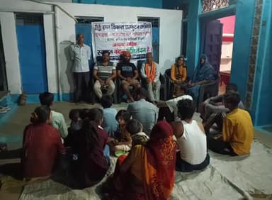 पोरसा में रात्रि चौपाल: फसल अवशेष जलाने पर रोक का संदेश, किसानों को दी जागरूकता की सीख