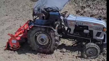 बीकापुर: ग्राम पंचायत गरौली में तालाब की जोताई के दौरान ट्रैक्टर पलटा, चालक की हुई मौत