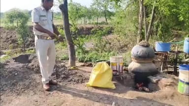 ବାରିପଦା ସଦର: ବାରିପଦା ସଦର ଅବକାରୀ ବିଭାଗର ବଡ଼ ଧରଣର ଚଢ଼ାଉ: ୭୦୦ ଲିଟର ଦେଶୀ ମଦ ଓ ୮୬୫୦ ଲିଟର ମହୁଲ ପୋଚ ଜବତ ସହ ୩ ଗିରଫ