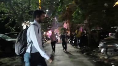 #नोएडा के थाना सेक्टर 63 चौकी Hब्लॉक के क्षेत्र में स्पा और अवैध दुकानों का भंडार,मेट्रो स्टेशन के नीचे पैसे लेकर लगवाई ...