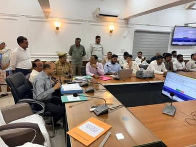 कलेक्ट्रेट सभागार में आबकारी नीति 2026-27 के अंतर्गत द्वितीय चरण की ई-लॉटरी संपन्न
ई-लॉटरी के माध्यम से 30 दुकानों के व...