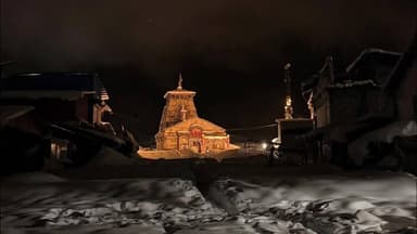 Kedarnath बर्फबारी के बाद बर्फ हटाने का काम सुरु हुआ। #kedarnathyatra #chardhamyatra2026