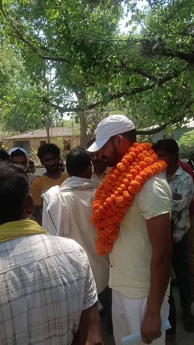 खुदरा प्रखंड। मेउडा पंचायत पैक्स अध्यक्ष का कल नामांकन दाखिल किया