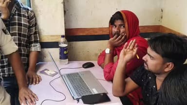 मोहनिया: अगर आपको भी बुकिंग के समय 4 घंटे का आ रहा है मैसेज, तो 45 दिन करें इंतजार, देखिए ग्राउंड रिपोर्ट