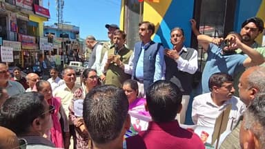 #घुमारवीं -- भाजपा का जोरदार धरना-प्रदर्शन ... #देखिए_लाइव...
-#Bright #News #Ghumarwin #BJP #Dharna #Protest #Live #Hi...