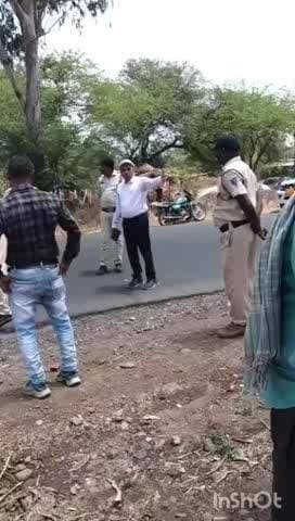 झाबुआ: राणापुर तहसीलदार का वीडियो वायरल, आदिवासी लोगों के साथ गाली-गलौज और मारपीट का आरोप