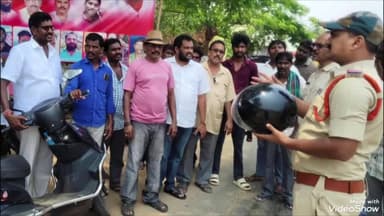 ద్విచక్ర వాహనదారులు తప్పనిసరిగా హెల్మెట్ ధరించి వాహనం నడపాలి: నెల్లిమర్లలో ఎస్ ఐ గణేష్ సూచన