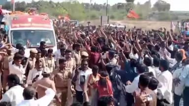 புதுக்கோட்டை: கட்டியா வயல் பகுதிக்கு வருகை தந்த நடிகர் விஜய்க்கு ஆயிரம் கணக்கானோர் சிறப்பான வரவேற்பு வழங்கினர்