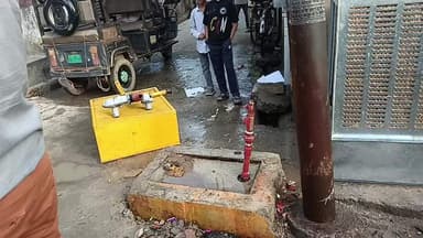 #फतेहपुर जनपद के सदर कोतवाली क्षेत्र के पथरकटा इलाके में अचानक पीएनजी गैस चैंबर से गैस लीकेज होने लगी