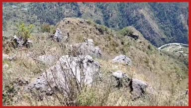 #इस जगह गिद्ध पत्थरों पर गिराता है हड्डियां, फिर खाता है हड्डी के अंदर का मांस।