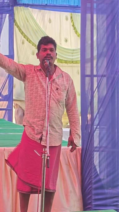 ଏନଟିପିସିର ପାଉଁଶପୋଖରୀ ସମ୍ପ୍ରସାରଣ ପାଇଁ ଚାଲିଥିଲା ଜନ ଶୁଣାଣି l ଗାମୁଛା ପିନ୍ଧା ଭାଇ ଜଣେ ଆସି ତାଙ୍କର ଅଭିଭାଷଣ ରଖିଲେ l ହକର ଦାବି ଆଉ ...