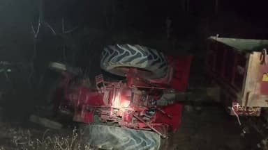 केशकाल: कुएंमारी में देर रात हुआ भीषण सड़क हादसा, शादी समारोह से लौट रही ग्रामीणों से भरी ट्रैक्टर अनियंत्रित होकर पलटी, 12 घायल