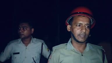 সাব্রুমম মানিকগড় এক বাড়ীতে গ্যাস সিলিন্ডারে আগুন,অল্পেতে রক্ষা পায় বসতঘর