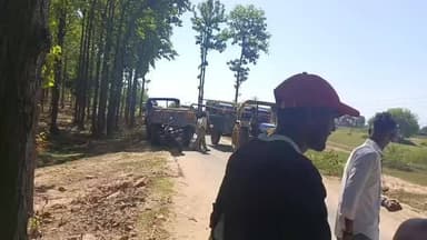 बालू की तस्करी जोरो पर है जसपुर रोड फूलची पंचायत जो की गिरिडीह के पूर्वी छेत्र मे बारकार नदी का हाल बेखौप चलाते है