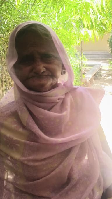 #स्मार्ट मीटर से परेशान लोग बिजली भीभाग में कतार में खड़े और घर की बिजली कट गई कोयल बाघ कॉलोनी