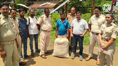 ବଡସାହି: ୧୮ନଂ ଜାତୀୟରାଜପଥ ପୁରୁଣା ଦମକଳକେନ୍ଦ୍ର ଛକରେ ଗଞ୍ଜେଇ ଓ ବାଇକ ଜବତ,ଅଭିଯୁକ୍ତ ଗିରଫ, ମାଜିଷ୍ଟ୍ରେଟଙ୍କ ଉପସ୍ଥିତିରେ ବେତନଟୀ ପୁଲିସର ତଦନ୍ତ