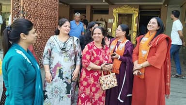 આણંદ શહેર: કરમસદ આણંદ મહાનગરપાલિકાના ભારતીય જનતા પાર્ટીના ઉમેદવારો નામાંકન યાત્રા યોજી કાર્યકરો સાથે નામાંકન પત્ર ભરવા ગયા