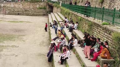 #रामपुर : पाटबंगला मैदान में पशु मित्र भर्ती प्रक्रिया शुरू
- दौड़ लगाकर दमखम दिखाते अभ्यर्थी