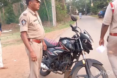 నేరగాళ్ల గుండెల్లో రైళ్లు పరిగెత్తించిన విజయనగరం పోలీసులు: చిన శిర్లాంలో భారీ ‘కార్డన్ అండ్ సెర్చ్’.