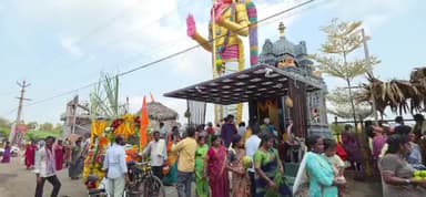 కాకినాడ కాశి వారాహి మాతకు భారీ స్థాయిలో మహిళలు ప్రత్యేక పూజలు
