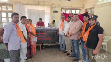 પેટલાદ: વડદલા ભાજપના ઉમેદવારે તાલુકા પંચાયત કચેરી ખાતે પહોંચી ઉમેદવારી પત્ર ભર્યું