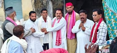 #जिला_पीलीभीत के #अमरिया में भारत रत्न डॉ. भीमराव अम्बेडकर की जयंती के उपलक्ष्य में #सपा_प्रदेश_सचिव_असलम_जावेद_अंसारी क...