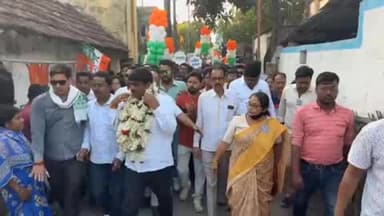 বালি-জগাছা: নিশ্চিন্দা অঞ্চল তৃণমূল কংগ্রেসের পক্ষ থেকে তৃণমূল প্রার্থী সমর্থনে নিশ্চিন্দা এলাকায় নির্বাচনী পদযাত্রা।