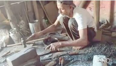 श्रीवर्धन: दगडी कोळशाअभावी लोहार व्यवसायाला घरघर