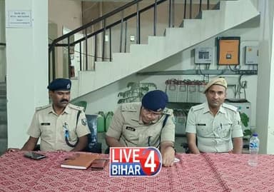 सीतामढी: पुलिस अधीक्षक अमित रंजन के निर्देशानुसार अनुमंडल पुलिस पदाधिकारी, बेलसंड रविशंकर प्रसाद के द्वारा विधि-व्यवस्था...