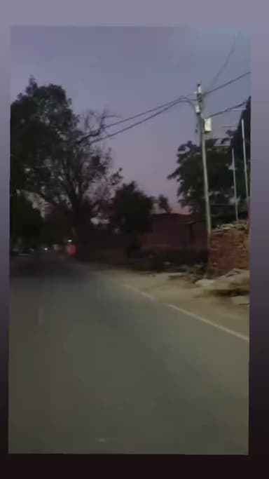 mejarood Karchana prayagraj se gaadi chori pickup mahindra gaadi no UP70ET7369