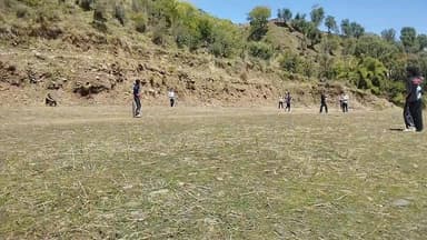 सैली v/s मंजीर क्रिकेट मैच, ट्रॉफी मंजीर ग्राउंड
रिपोर्टर -काकू खोखर
#viralvideoシ #liveviral #salooni #chamba #fb