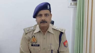 #थाना_मेंहनगर क्षेत्रान्तर्गत झण्डा लगाने को लेकर हो रहे विवाद की सूचना पर पुलिस द्वारा तत्काल मौके पर पहुँचकर शरारती तत...