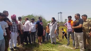 #मैनपुरी-#करहल क्षेत्र में कई स्थानों पर आग लगने से #गेहूं की फसल जलकर राख हो गई। आग लगने के कारण लगभग #300 #बीघा फसल का...