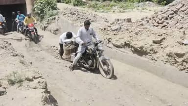 रामपुर: सिविल लाइन क्षेत्र स्थित अंडरपास की खराब सड़क से लाइन पार रहने वाले लोग निकलने को मजबूर
#jansamasya