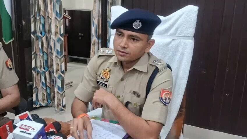प्रतिबन्धित नशीली दवाईयों के साथ 03 अभियुक्तो को गिरफ्तार करने के संबंध में #एसपीˍरामपुर द्वारा दी गयी बाइट । https://t....