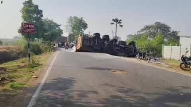 ఆలేరు: వాసాలమర్రి కల్వర్టు ప్రమాదాలకు నిలయంగా మారింది