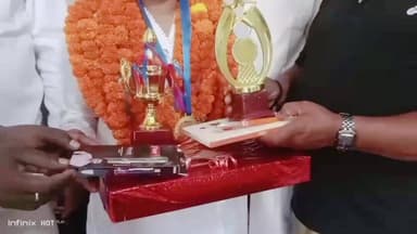 रावत समाज की होनहार छात्रा का रावत समाज महादलित विकास सोसाइटी द्वारा सम्मानित किया।
@yogiadityanath11 🎉🎉