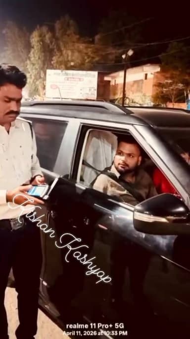 पुलिस जब अपनी पे आ जाए तो फ़िर क्या होगा लाला..?
एक दिन की चैंकिंग ने ही असामाजिक तत्वों की सांसे फूला दी... आगे आगे दे...