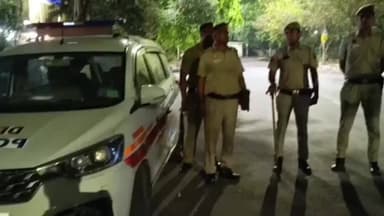 प्रीत विहार: पूर्वी दिल्ली: डीसीपी राजीव कुमार के निर्देश पर सड़कों पर बढ़ाई गई सुरक्षा व्यवस्था