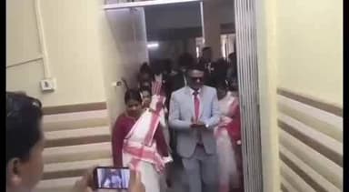 aapke saher gumla me Maharashtra se chlkr aaye hue successful leader ka swagat krte hue.. Oraon bhasa me