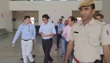 करौली: जिला कलेक्टर अक्षय गोदारा ने मेडिकल कॉलेज और जिला अस्पताल का किया निरीक्षण, स्वास्थ्य व्यवस्थाओं का लिया जायजा