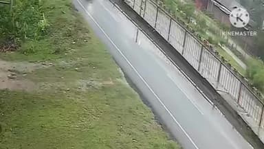 পশ্চিম যোৰহাট: টিলিকিআম মন্দিৰৰ সমীপত পথ দুৰ্ঘটনাত নিহত এজন , CC কেমেৰাত বন্দী দুৰ্ঘটনাৰ দৃশ্য