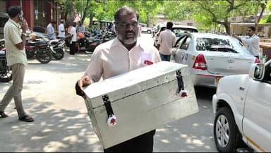 திருவண்ணாமலை: மூத்த குடிமக்கள் மாற்றுத்திறனாளிகள் வாக்களிக்கும் ஆய்வு செய்து கலெக்டர் பணிகளை துவக்கி வைத்தார்