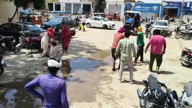 अनूपगढ़: नई धान मंडी में मुंह बोली बहन को भगाकर शादी करने पर युवक और युवती को जमकर पीटा गया