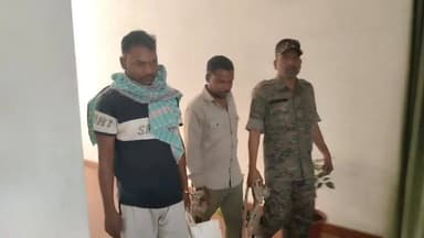 Bokaro News: नाबालिग से छेड़छाड़ के दो आरोपी गिरफ्तार
#बालीडीह थाना क्षेत्र में एक नाबालिग छात्रा के साथ यौन शोषण के प...