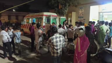 खैर: मोमोज के ठेले पर खड़े किशोर खौलते तेल गिरने से झुलसे