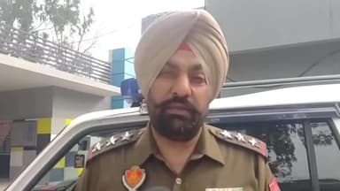 ਹੁਸ਼ਿਆਰਪੁਰ: ਟਾਂਡਾ ਵਿੱਚ ਚੋਰੀਸ਼ੁਦਾ ਬੈਟਰੀਆਂ ਤੇ ਮੋਟਰਸਾਈਕਲਾਂ ਸਣੇ 1 ਵਿਅਕਤੀ ਗ੍ਰਿਫਤਾਰ