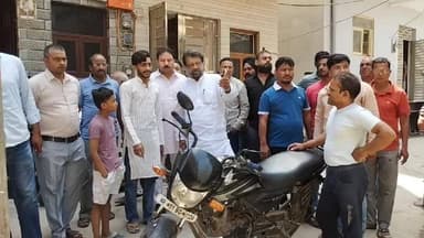 सरिता विहार: बदरपुर विधानसभा क्षेत्र के रूपनगर इलाके में विधायक राम सिंह नेताजी ने किया दौरा, जानी समस्या